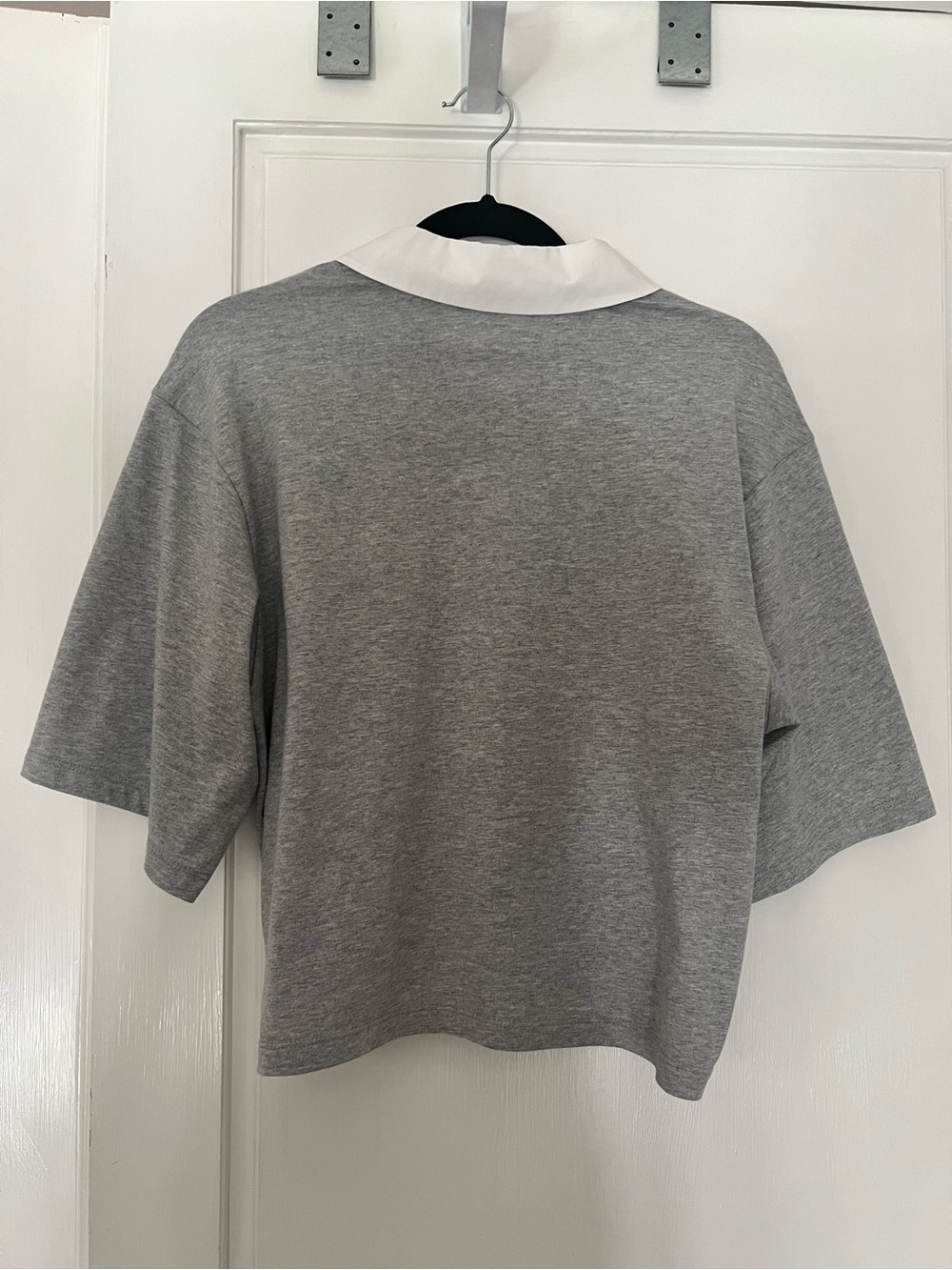 Sanctuary Grey Short-Sleeve Button-Front Polo with White Collar - Picture 2 of 5